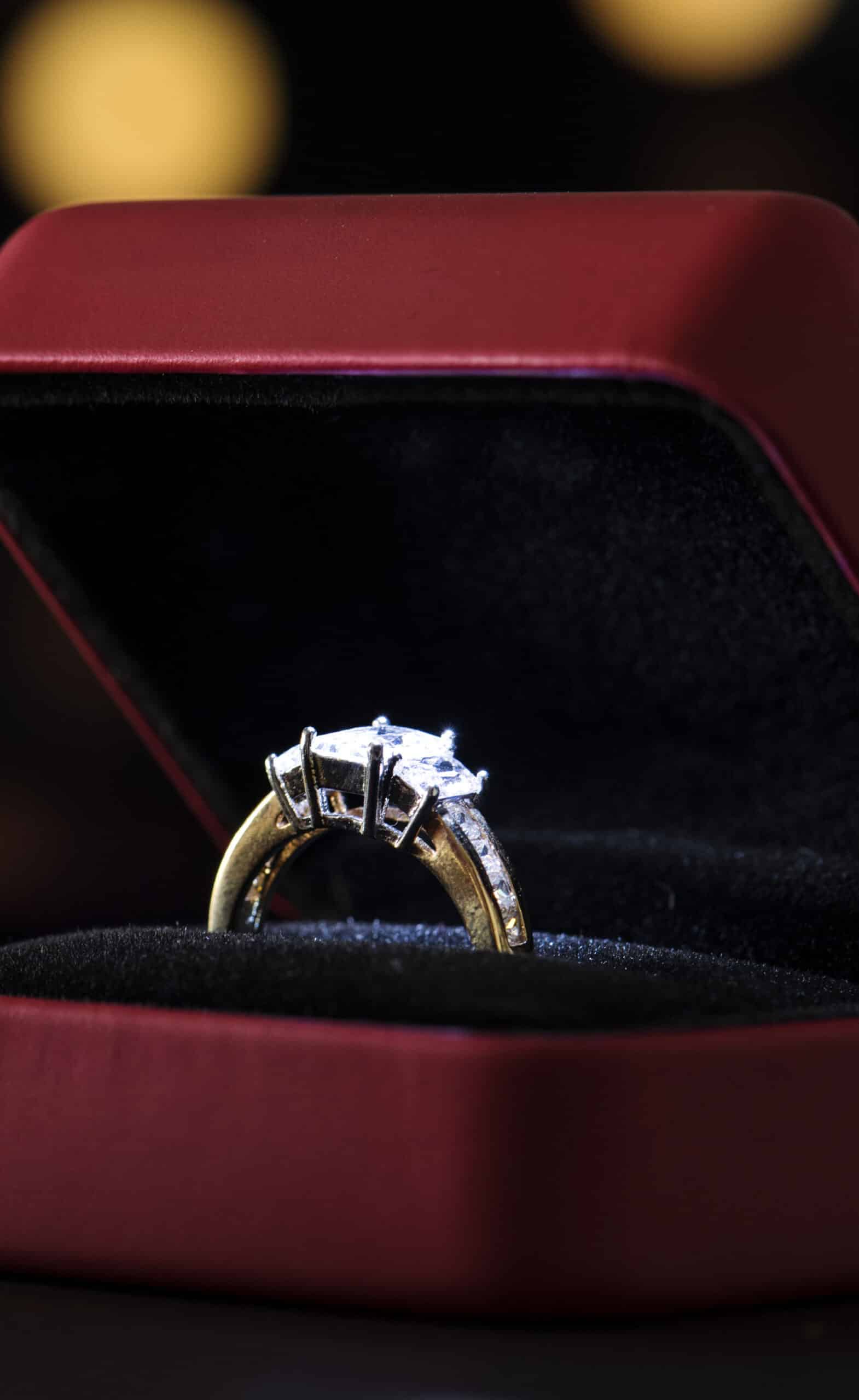 saro-tedeschi-gioielli-diamanti-luxury